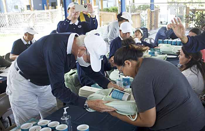 Tzu Chi Holds First Distribution in Florida After Hurricane Ian | Tzu ...